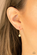 Load image into Gallery viewer, Paparazzi Dynamically Dainty - Gold Necklace
