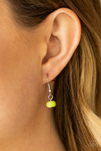 Load image into Gallery viewer, Paparazzi Staycation Status - Green Necklace
