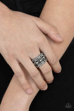 Load image into Gallery viewer, Paparazzi OVAL-Ruled - Black
