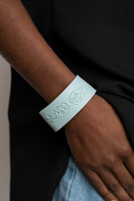 Load image into Gallery viewer, Paparazzi Butterfly Canopy - Blue Bracelet
