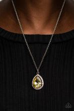 Load image into Gallery viewer, Paparazzi Duchess Decorum - Yellow Necklace
