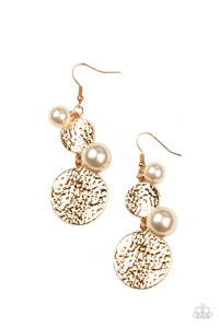 Paparazzi Pearl Dive - Gold Earring