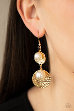 Load image into Gallery viewer, Paparazzi Pearl Dive - Gold Earring
