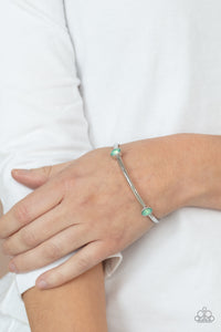 Paparazzi Gleam-Getter - Green Bracelet