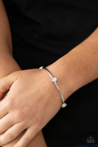 Paparazzi Gleam-Getter - White Bracelet