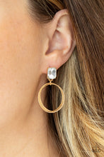 Load image into Gallery viewer, Paparazzi Prismatic Perfection - Gold

