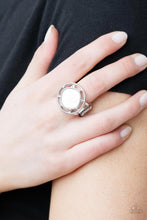 Load image into Gallery viewer, Paparazzi Encompassing Pearlescence - White Ring
