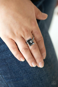 Paparazzi Social Glow - Silver Ring