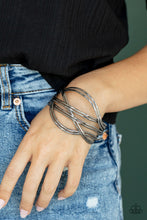 Load image into Gallery viewer, Paparazzi Hautely Hammered - Black Bracelet
