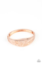Load image into Gallery viewer, Paparazzi Fond of Florals - Rose Gold Bracelet
