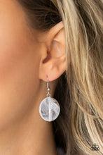 Load image into Gallery viewer, Paparazzi Beach Day Demure - White Necklace
