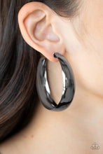 Load image into Gallery viewer, Paparazzi Flat Out Flawless - Black Earring
