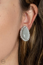 Load image into Gallery viewer, Paparazzi Downright Demure - White Earring
