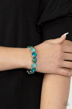 Load image into Gallery viewer, Paparazzi Radiant on Repeat - Green Bracelet
