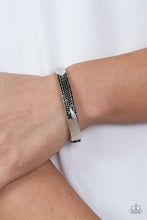 Load image into Gallery viewer, Paparazzi Radiant Edge - Black Bracelet
