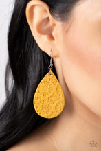 Load image into Gallery viewer, Paparazzi Stylishly Subtropical - Yellow Earring
