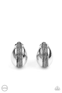 Paparazzi Classic Curves - Silver Earring