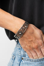Load image into Gallery viewer, Paparazzi Prairie Musical - White Bracelet
