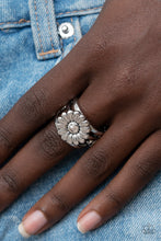 Load image into Gallery viewer, Paparazzi Roadside Daisies - Silver Ring
