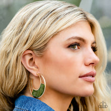 Load image into Gallery viewer, Paparazzi Contemporary Curves - Green Earring
