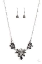 Load image into Gallery viewer, Paparazzi Completely Captivated - Silver Necklace
