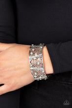 Load image into Gallery viewer, Paparazzi Spring Greetings - White Bracelet
