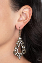 Load image into Gallery viewer, Paparazzi Fit for a DIVA - Brass Earrings
