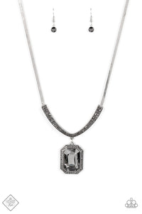 Paparazzi Fit for a DRAMA QUEEN - Silver Necklace