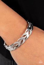 Load image into Gallery viewer, Paparazzi Editor-in-LEAF - White Bracelets
