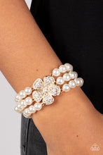 Load image into Gallery viewer, Paparazzi Park Avenue Orchard - Gold Bracelet
