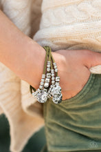 Load image into Gallery viewer, Paparazzi Token Trek - Green Bracelet
