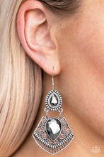Load image into Gallery viewer, Paparazzi Royal Remix - Silver Earring
