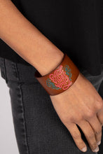 Load image into Gallery viewer, Paparazzi Easy Energy - Pink Bracelet
