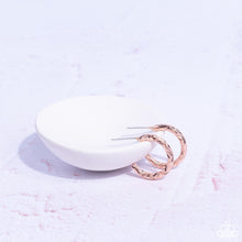 Load image into Gallery viewer, Paparazzi Triumphantly Textured - Rose Gold Earring

