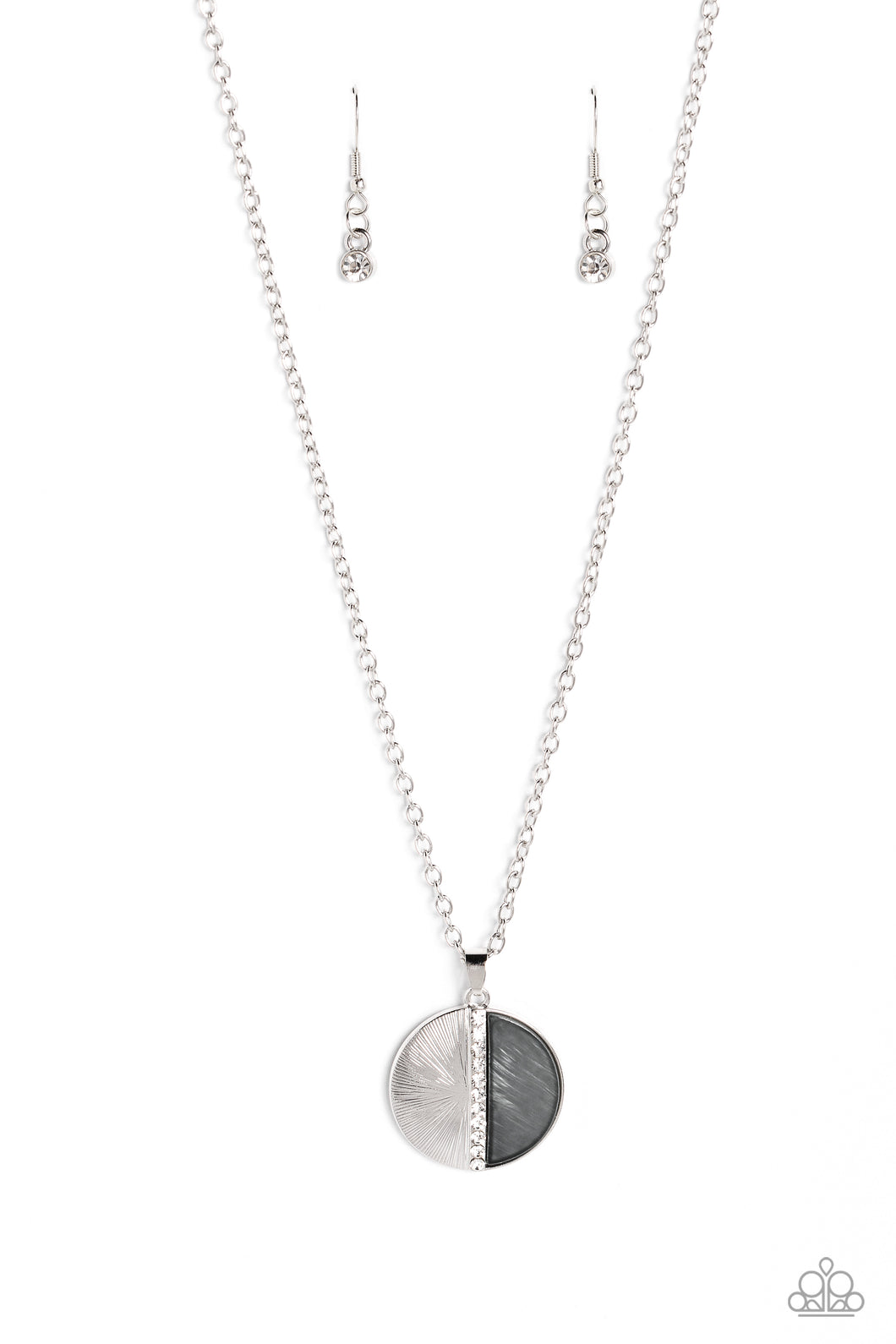 Paparazzi Captivating Contrast - Silver Necklace