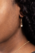 Load image into Gallery viewer, Paparazzi Close to You - Gold Necklace
