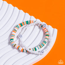 Load image into Gallery viewer, Paparazzi Tabloid Talent - Green Bracelet

