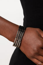 Load image into Gallery viewer, Paparazzi Labyrinth Lure - Black Bracelet
