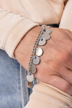 Load image into Gallery viewer, Paparazzi Dreamy Discs - Blue Bracelet
