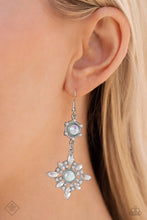 Load image into Gallery viewer, Paparazzi Summer DAZE - Green Earrings
