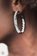 Load image into Gallery viewer, Paparazzi GLITZY By Association - Gunmetal Earring
