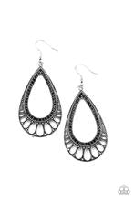 Load image into Gallery viewer, Paparazzi Royal Finesse - Black Earrings
