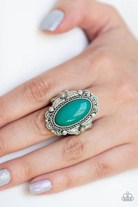 Paparazzi Malibu Majestic - Green Ring