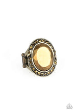 Load image into Gallery viewer, Paparazzi Queen Scene - Brass Ring
