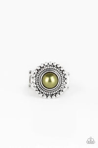 Paparazzi Regal Royal - Green Ring